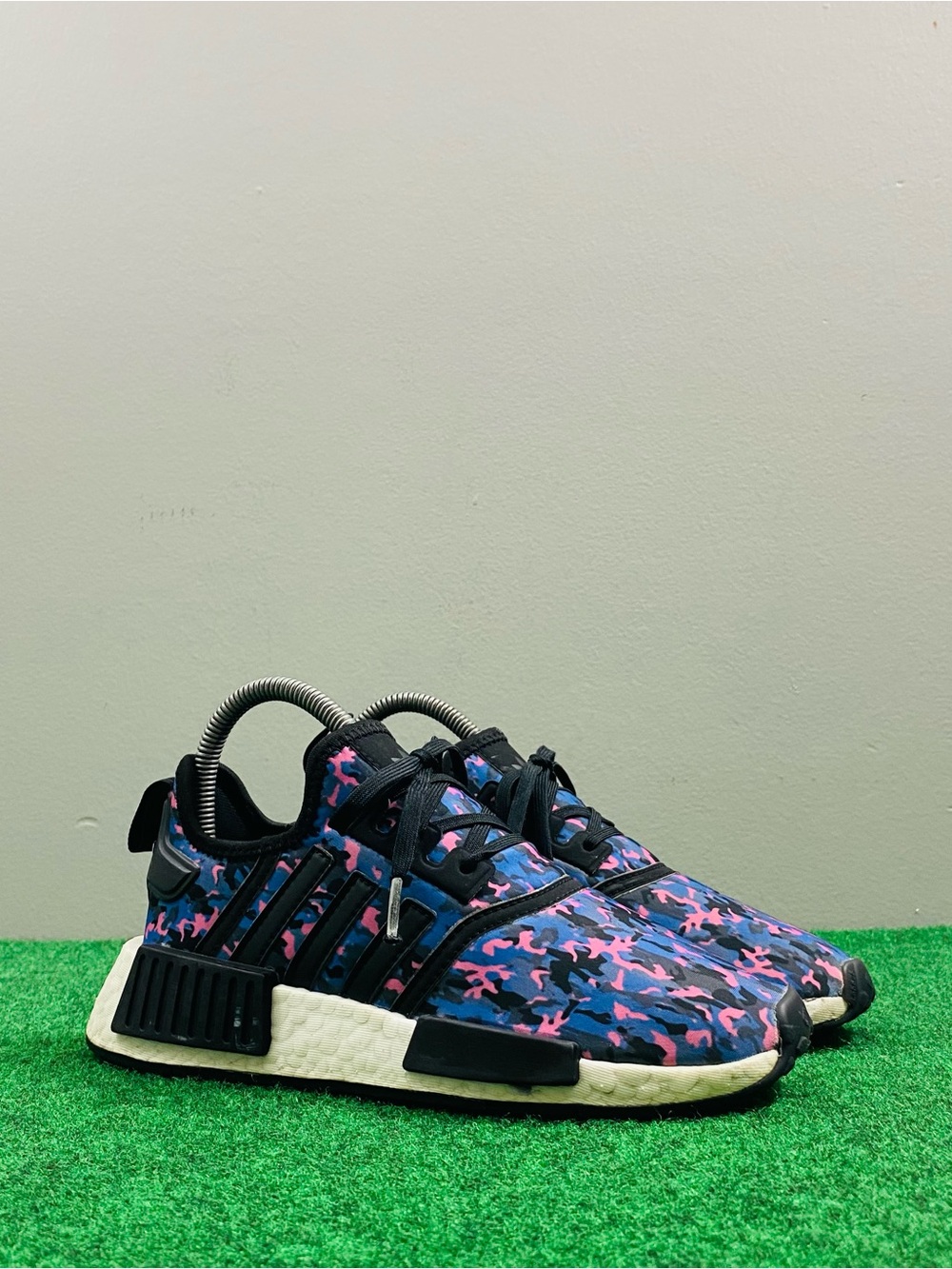 Adidas NMD R1 Youth Teens Athletic Running Shoes Sneakers HQ6183 Camo Size 4